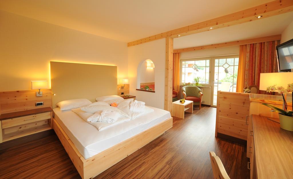 Aktiv & Wellnesshotel Zentral Prato allo Stelvio Camera foto