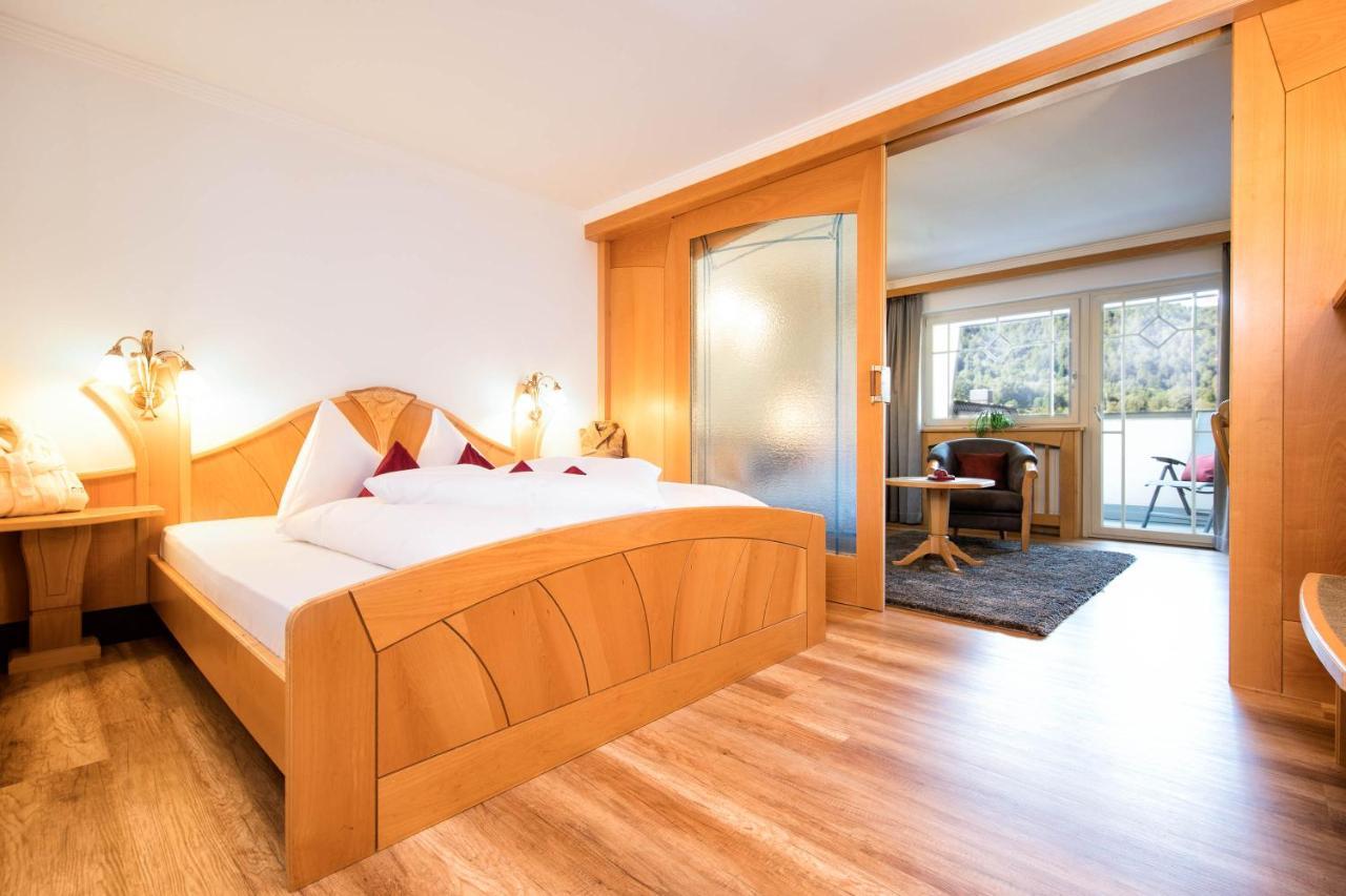 Aktiv & Wellnesshotel Zentral Prato allo Stelvio Esterno foto