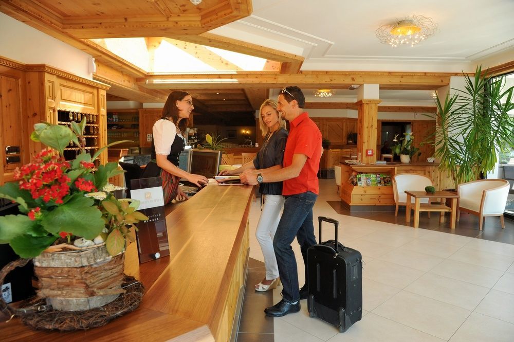 Aktiv & Wellnesshotel Zentral Prato allo Stelvio Esterno foto