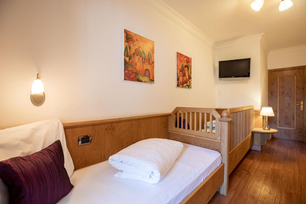 Aktiv & Wellnesshotel Zentral Prato allo Stelvio Esterno foto
