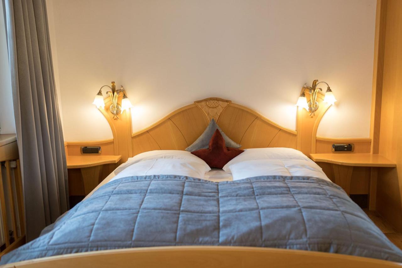 Aktiv & Wellnesshotel Zentral Prato allo Stelvio Esterno foto
