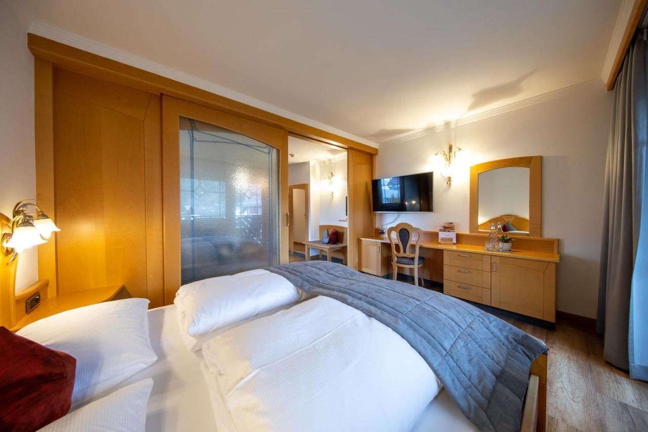 Aktiv & Wellnesshotel Zentral Prato allo Stelvio Esterno foto