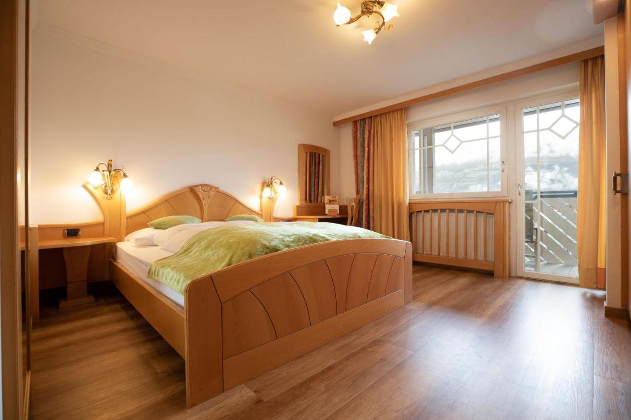 Aktiv & Wellnesshotel Zentral Prato allo Stelvio Esterno foto