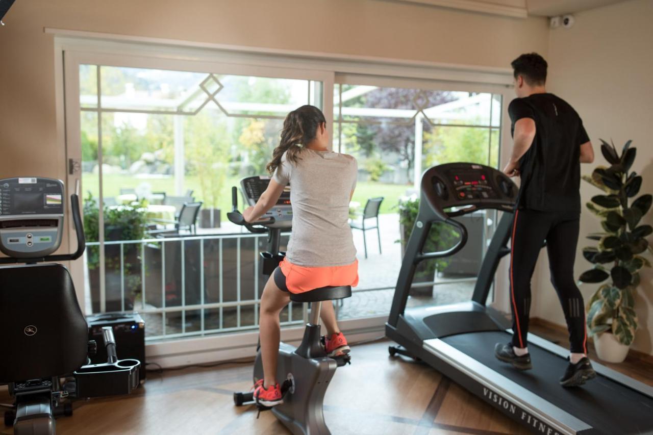 Aktiv & Wellnesshotel Zentral Prato allo Stelvio Esterno foto