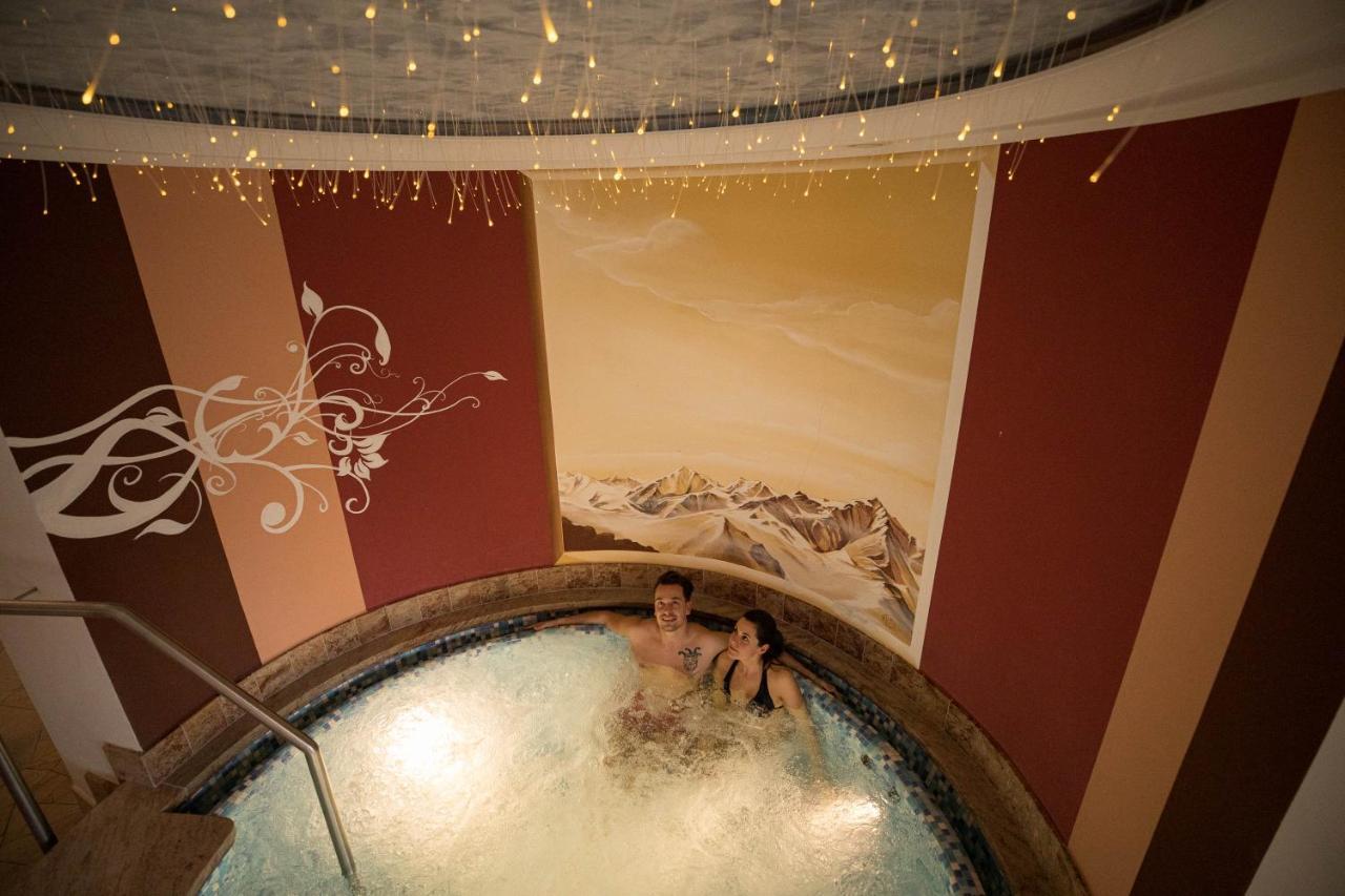 Aktiv & Wellnesshotel Zentral Prato allo Stelvio Esterno foto